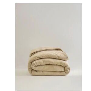 Unopened Quince king size gauze blanket